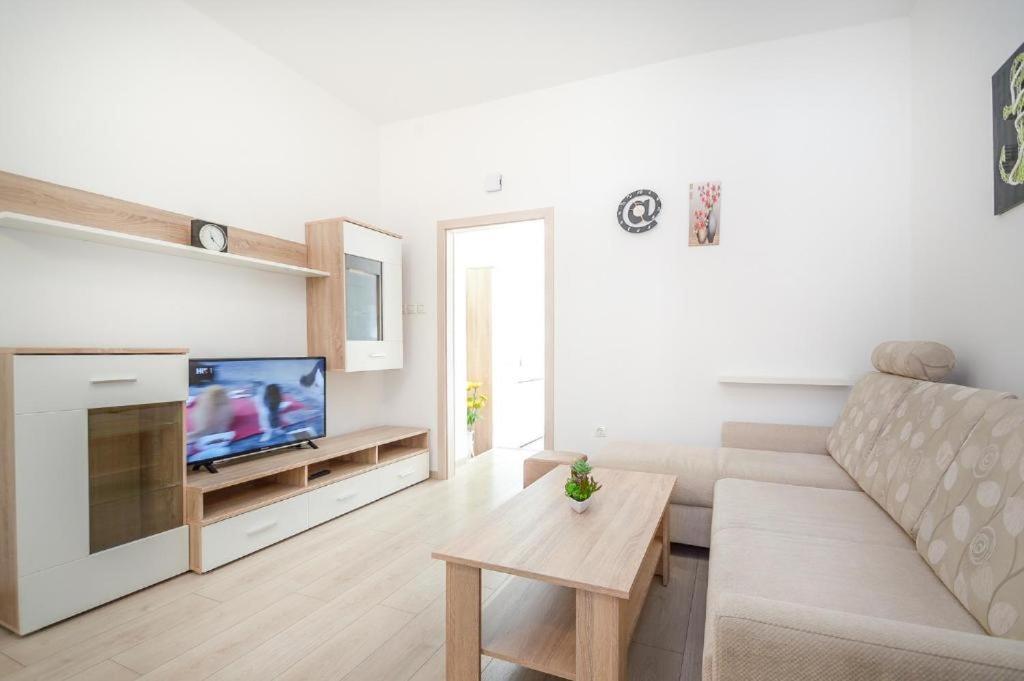PUY Apartman Ivano מראה חיצוני תמונה